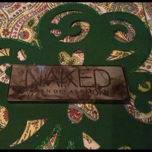 Urban Decay Naked Smoky Eyeshadow Palette